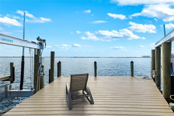 5327 Nautilus Dr, Cape Coral, Florida 33904