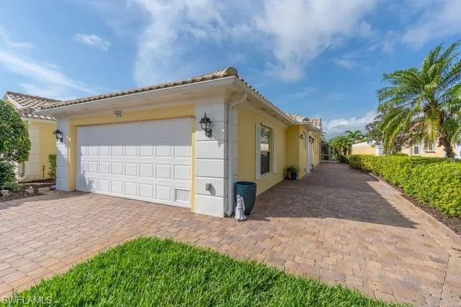 7676 Rozzini Ln, Naples Fl 34114