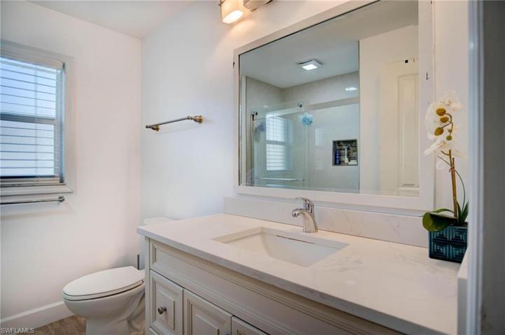 118  Debron  DR, Naples, FL 34112