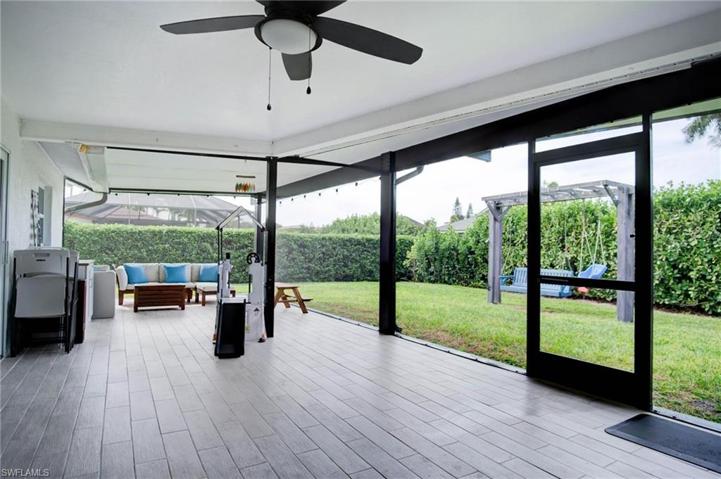 118  Debron  DR, Naples, FL 34112