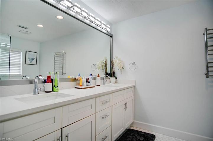 118  Debron  DR, Naples, FL 34112