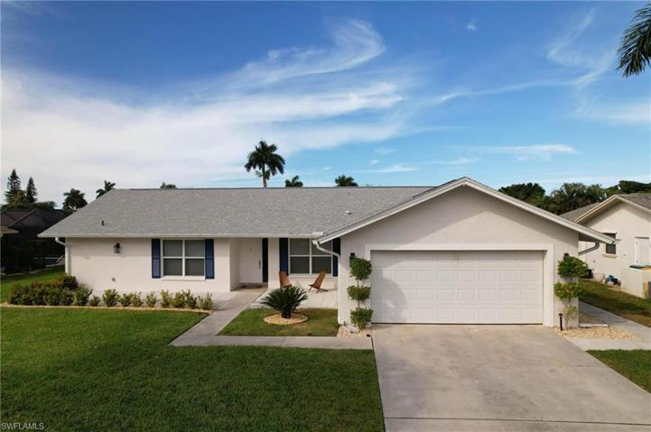 118  Debron  DR, Naples, FL 34112