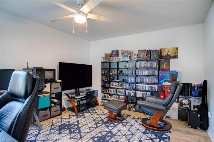 118  Debron  DR, Naples, FL 34112