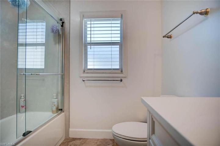 118  Debron  DR, Naples, FL 34112