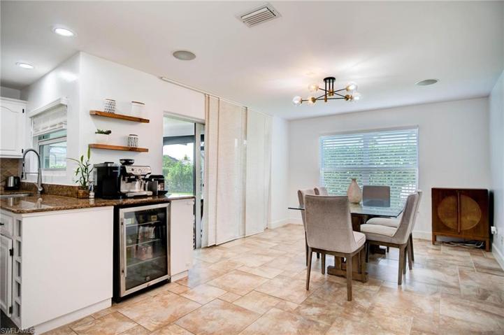 118  Debron  DR, Naples, FL 34112