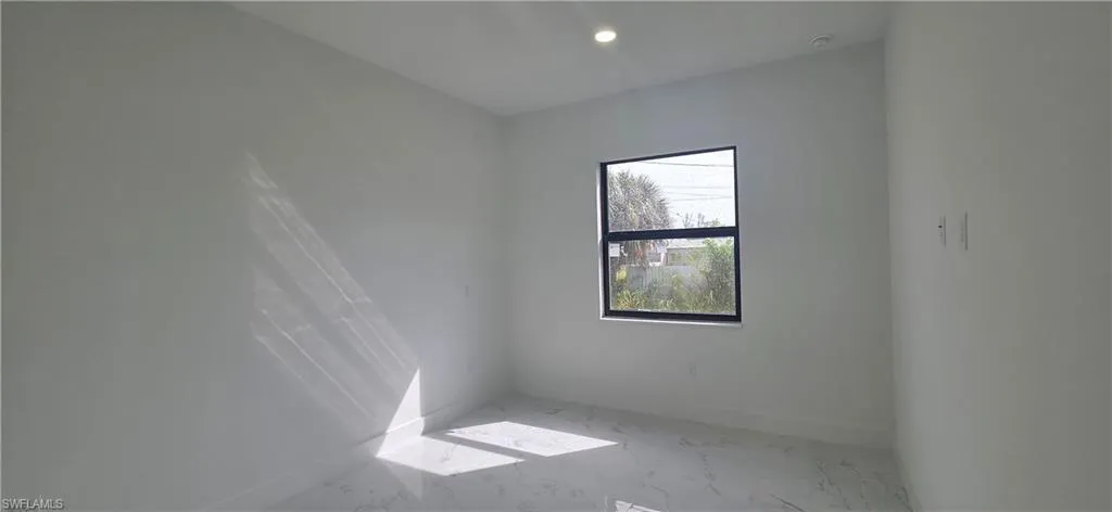 1631 Ne 34th St, Cape Coral, Florida 33909