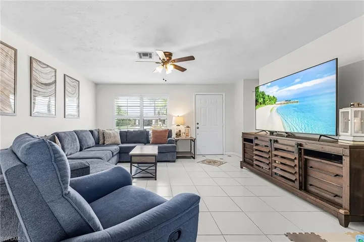 4564 Lakewood Blvd, Naples, Florida 34112