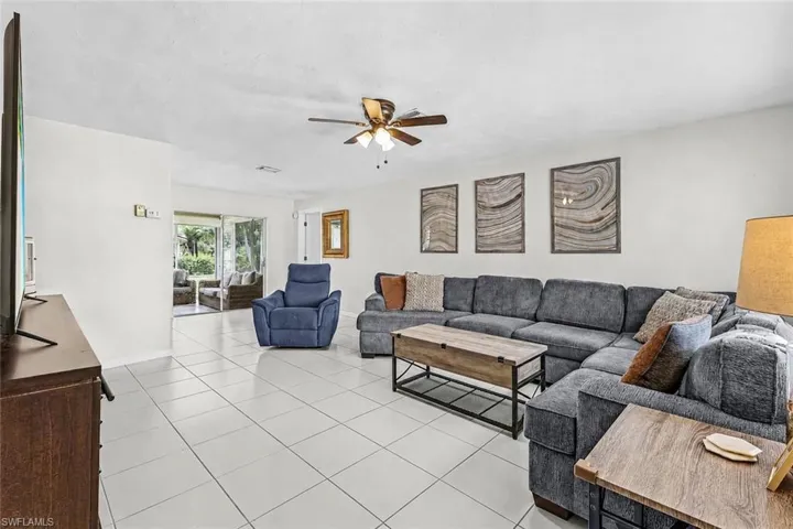 4564 Lakewood Blvd, Naples, Florida 34112