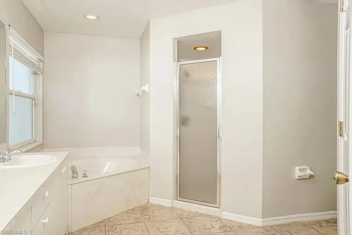 5211 Cedar Hammock Ct, Sarasota, Florida 34232