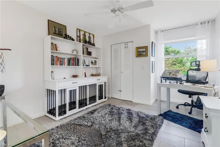 Home office or 3rd bedroom with closet