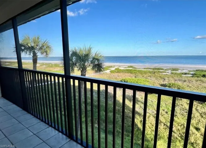 GULF Front-Top Floor