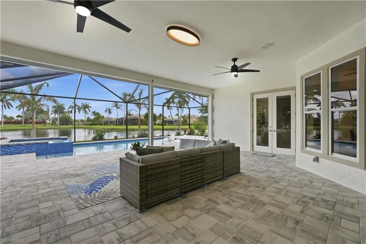 14871  Laguna  DR, Fort Myers, FL 33908