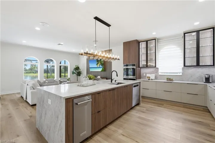 14871  Laguna  DR, Fort Myers, FL 33908