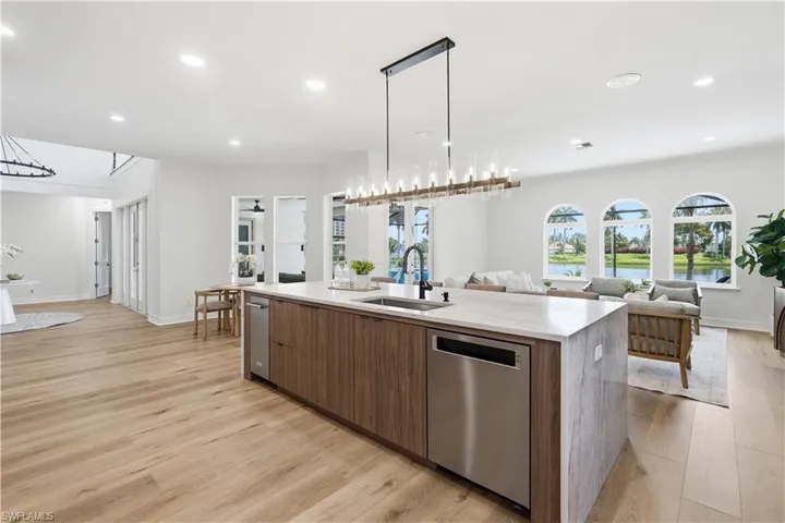 14871  Laguna  DR, Fort Myers, FL 33908