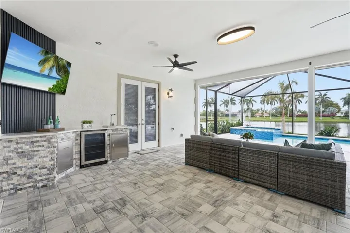 14871  Laguna  DR, Fort Myers, FL 33908
