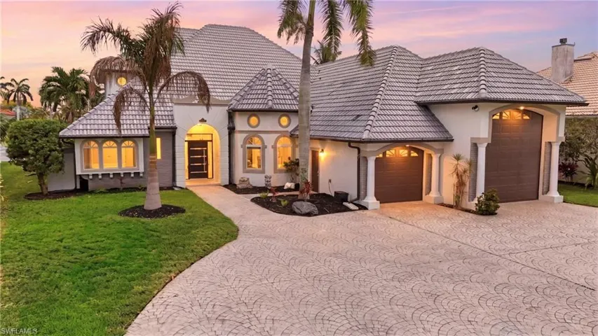 14871  Laguna  DR, Fort Myers, FL 33908