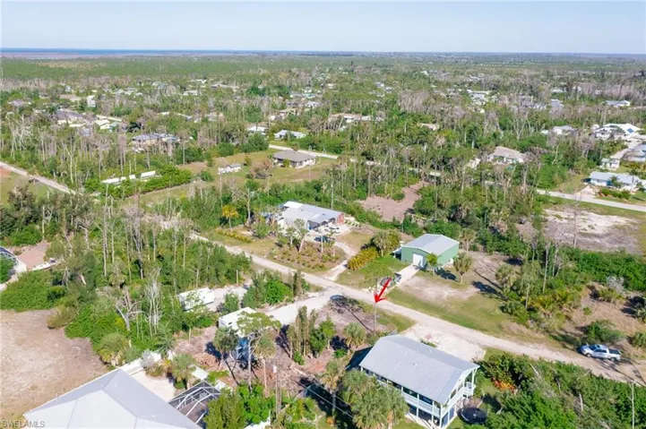 3525 Perkins LN, ST. JAMES CITY FL 33956