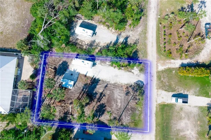 3525 Perkins LN, ST. JAMES CITY FL 33956