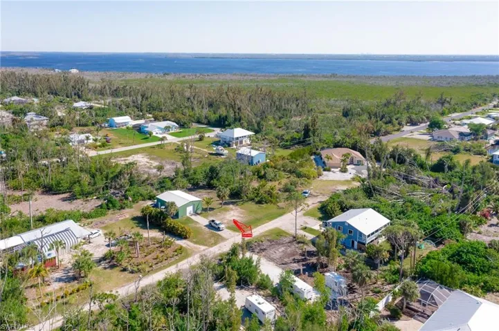 3525 Perkins LN, ST. JAMES CITY FL 33956