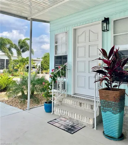 726  Knotty Pine  CIR, North Fort Myers, FL 33917