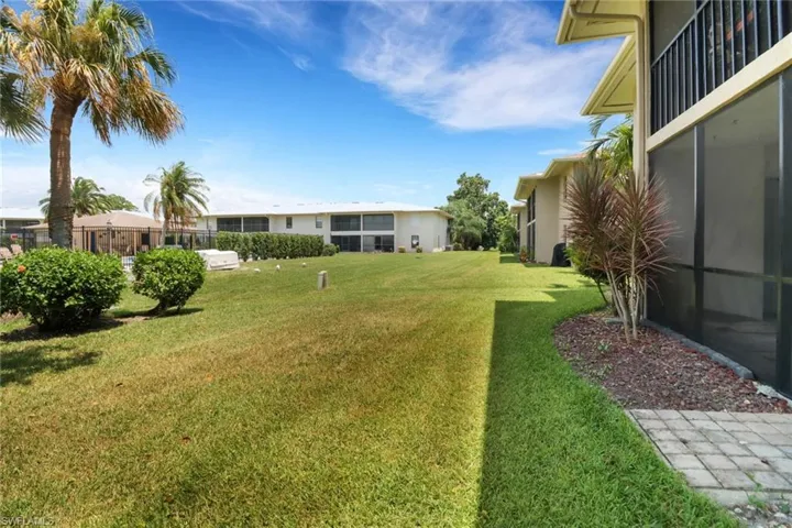 135  Cypress E WAY, Naples, FL 34110