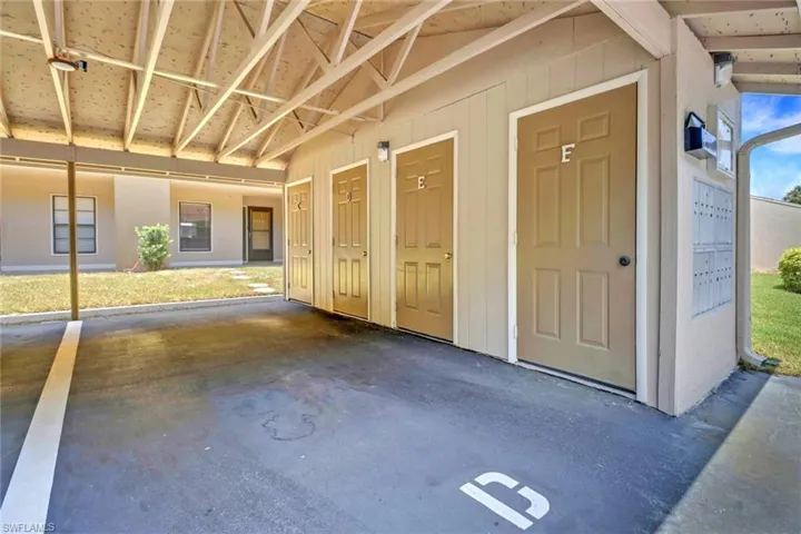 135  Cypress E WAY, Naples, FL 34110