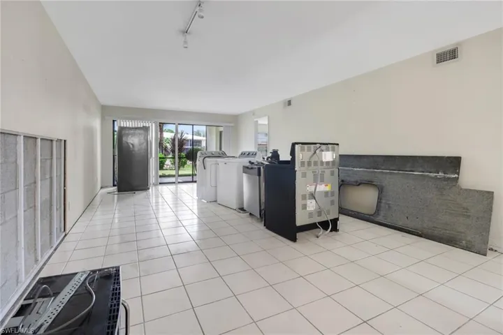 135  Cypress E WAY, Naples, FL 34110