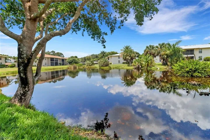 135  Cypress E WAY, Naples, FL 34110