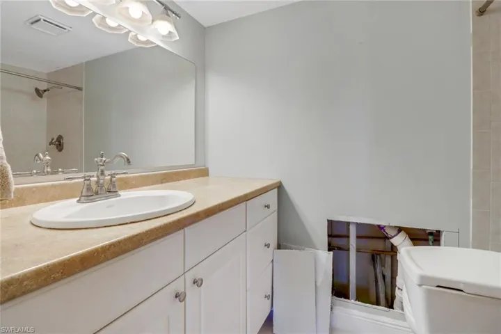 135  Cypress E WAY, Naples, FL 34110