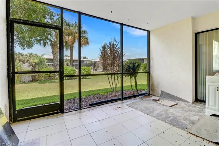 135  Cypress E WAY, Naples, FL 34110