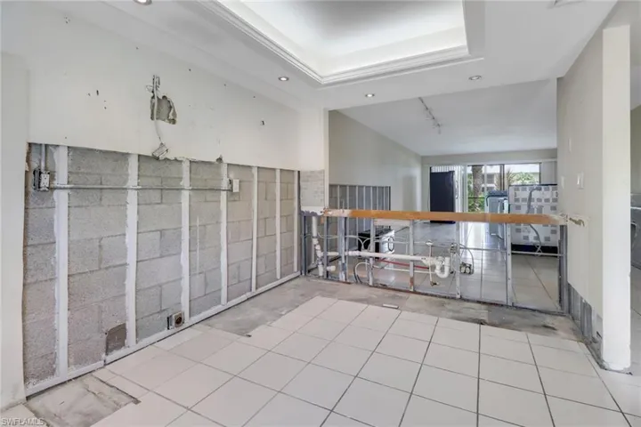 135  Cypress E WAY, Naples, FL 34110