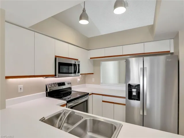 165  Wading Bird  CIR, Naples, FL 34110