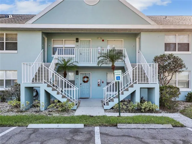 165  Wading Bird  CIR, Naples, FL 34110
