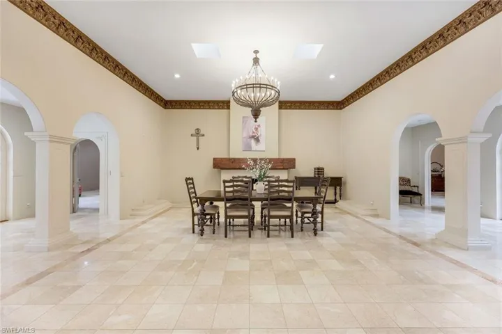 12855  Pond Apple E DR, Naples, FL 34119
