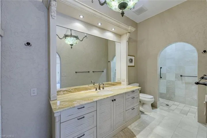 12855  Pond Apple E DR, Naples, FL 34119