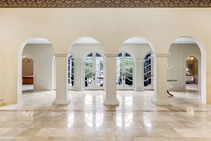 12855  Pond Apple E DR, Naples, FL 34119