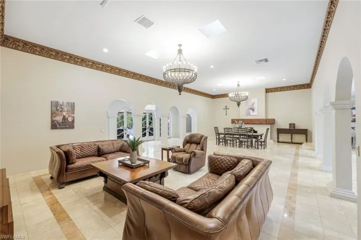 12855  Pond Apple E DR, Naples, FL 34119