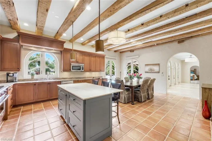 12855  Pond Apple E DR, Naples, FL 34119