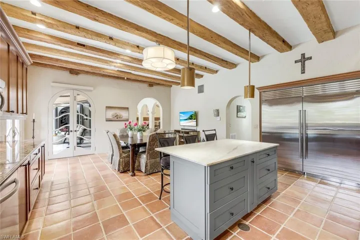 12855  Pond Apple E DR, Naples, FL 34119