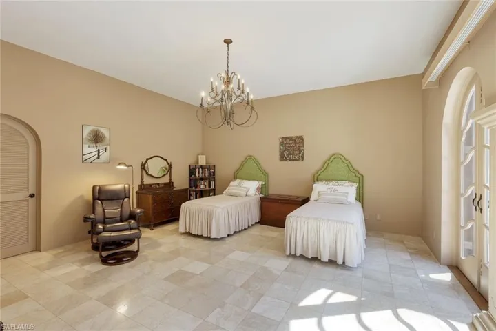 12855  Pond Apple E DR, Naples, FL 34119