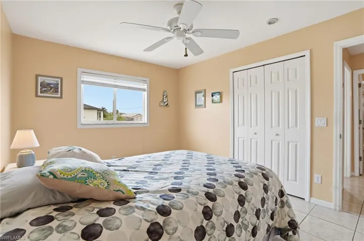 919 18th Ter, Cape Coral, Florida 33909