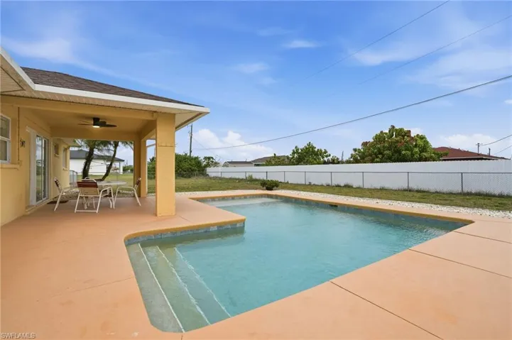 919 18th Ter, Cape Coral, Florida 33909