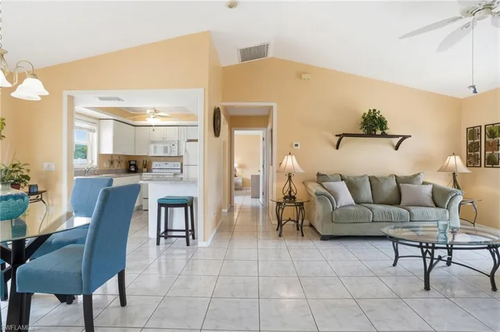 919 18th Ter, Cape Coral, Florida 33909