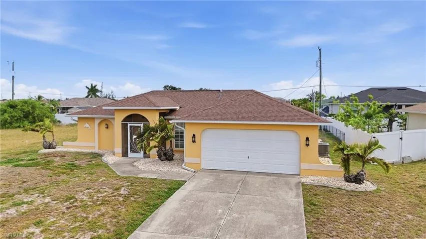 919 18th Ter, Cape Coral, Florida 33909