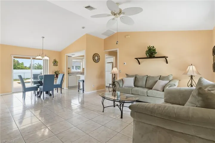 919 18th Ter, Cape Coral, Florida 33909
