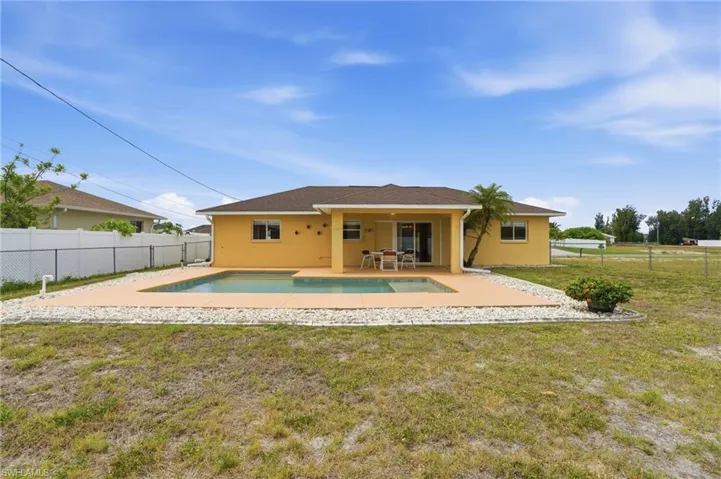 919 18th Ter, Cape Coral, Florida 33909