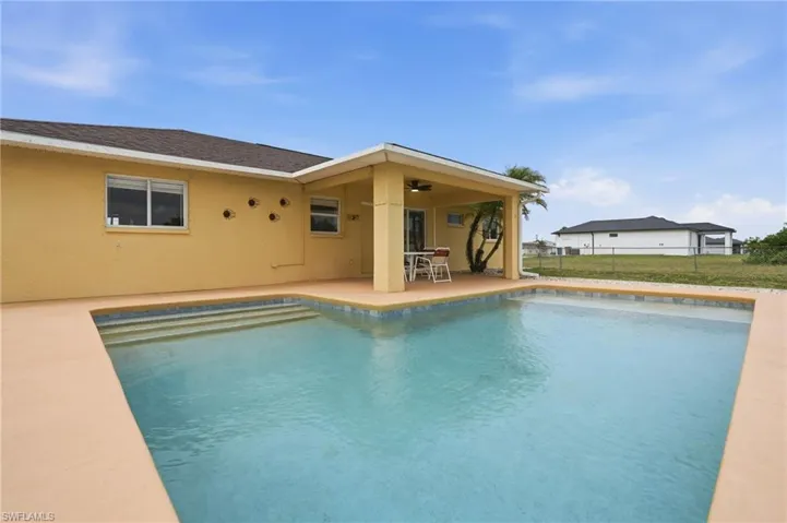 919 18th Ter, Cape Coral, Florida 33909