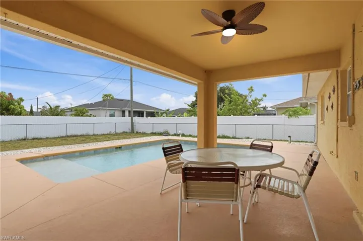 919 18th Ter, Cape Coral, Florida 33909