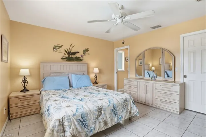 919 18th Ter, Cape Coral, Florida 33909