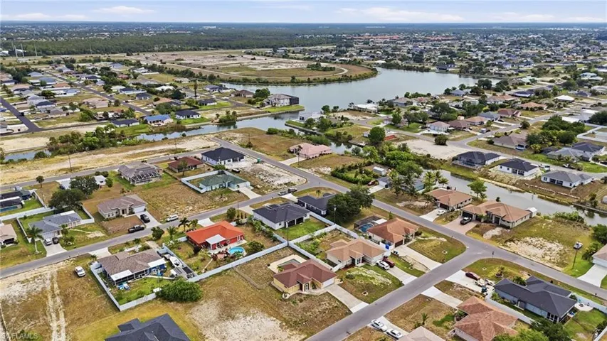 919 18th Ter, Cape Coral, Florida 33909